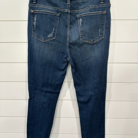 Judy Blue destroyed Jeans sharkbite hem 15/32 - Picture 5 of 5